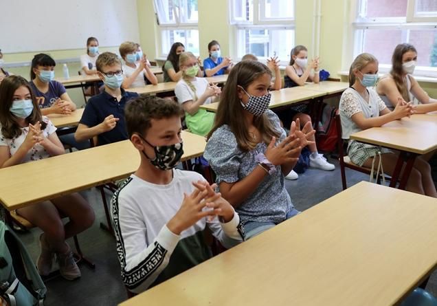 Учебный год в школах может продлиться и в июне - в Минобразования рассказали, для кого и при каком условии