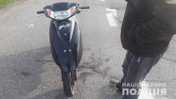 На Херсонщине угонщик мопеда далеко не уехал - через час его задержали правоохранители