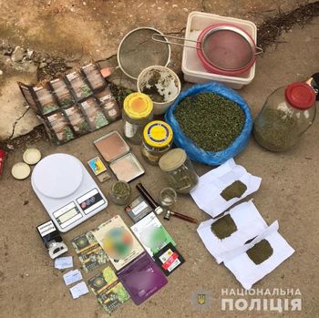 Поліцейські вилучили 2 кг марихуани у жителя Каланчацької територіальної громади