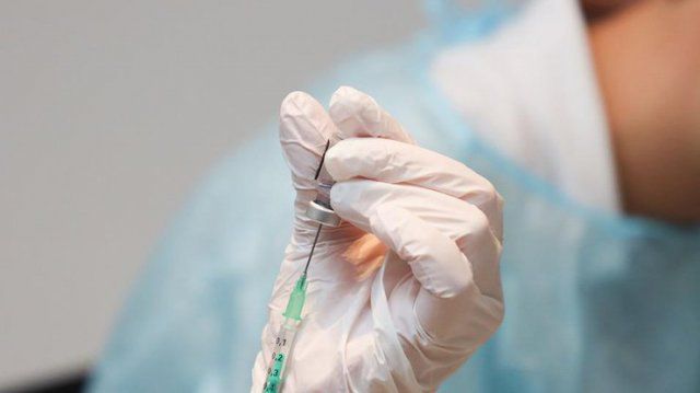 В Украину едет новая партия вакцины Sinоvac: когда прибудет препарат