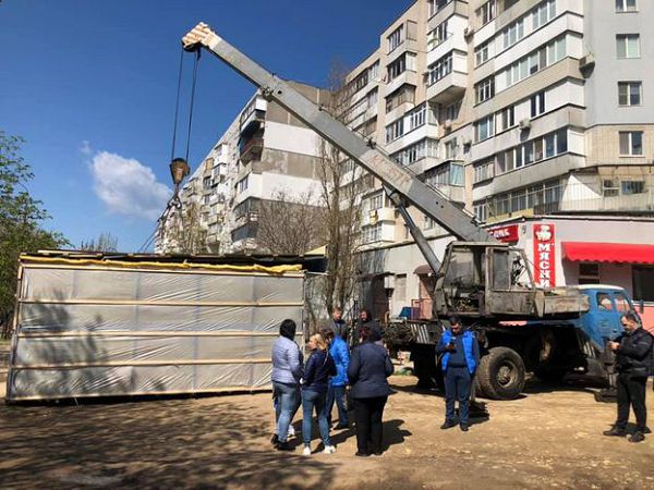 На Шуменском депутат победил конкурентов своих незаконных ларьков