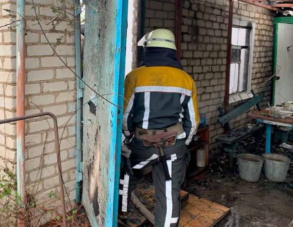В Херсоне горел дачный домик