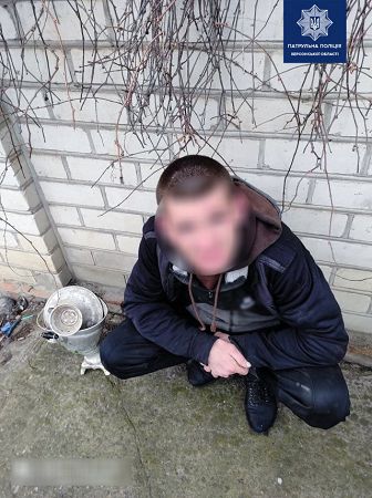 В Херсоне полицейские задержали двух вероятных братьев-воров, похитивших самовары