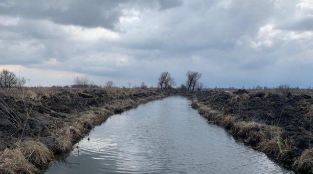 В Голопристанском районе неизвестные сделали новые протоки к озеру из реки Днепр