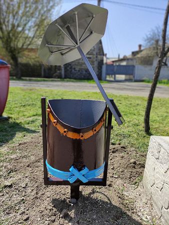 В Геническе установили оригинальные урны