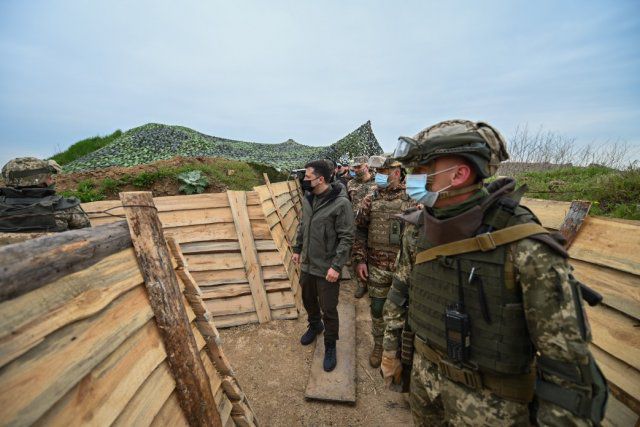 Владимир Зеленский побывал на позициях украинских военных на админгранице с временно оккупированным Крымом