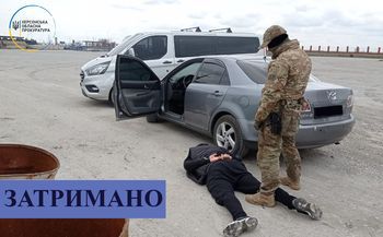 На Херсонщині викрито чоловіка під час збуту автомата Калашнікова