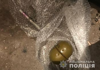 Генічеські поліцейські вилучили у місцевого мешканця гранату
