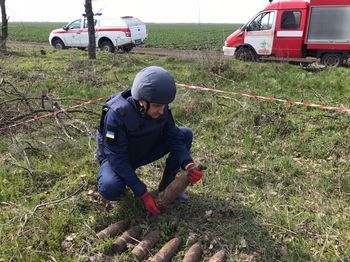 На Херсонщині сапери рятувального відомства знищили сім артснарядів часів минулих війн