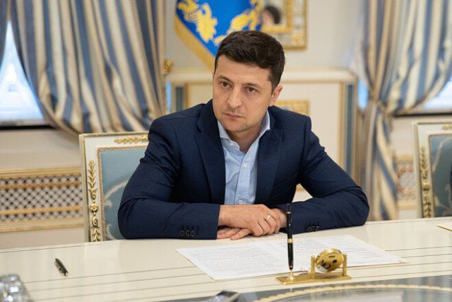 Президент Украины объяснил появление новых военных единиц техники на границе