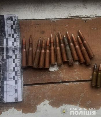 Дільничні поліцейські Херсонщини вилучили набої та наркотики у двох жителів області