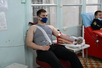 Курсанти ХДМА здали кров, щоб врятувати людину