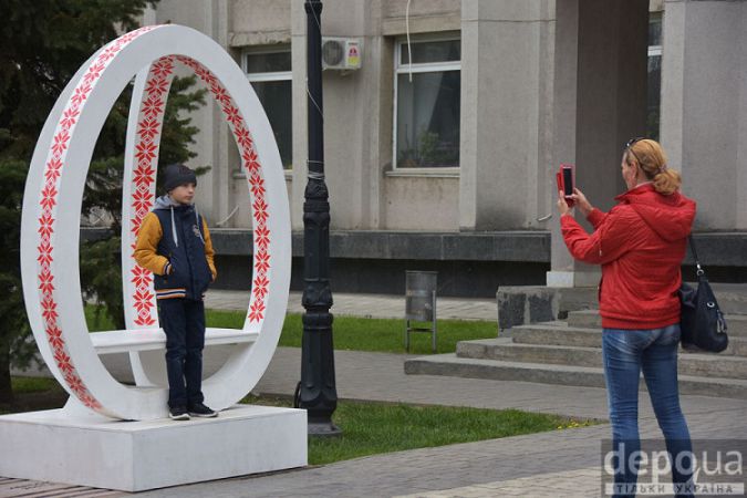 Пасхальная фотозоне у Херсонского горсовета