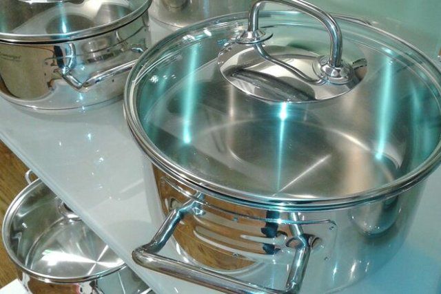 В Украину завезли опасную посуду из Китая: из магазинов отзывают товар известного бренда