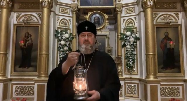 В Херсоне встретили Благодатный огонь