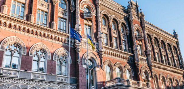 Мошенники делают дубликаты карт украинцев с помощью банкоматов: в НБУ дали советы