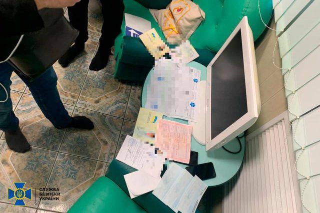 СБУ разоблачила злоумышленников, которые изготовляли «липовые» ПЦР-тесты на COVID в Херсоне
