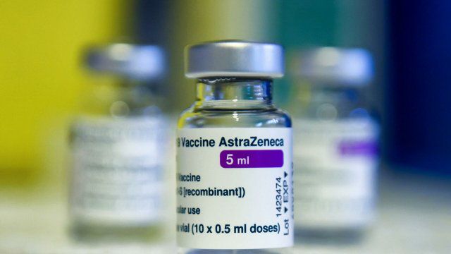 Вакцинация от COVID-19: что нужно знать о вакцине AstraZeneca