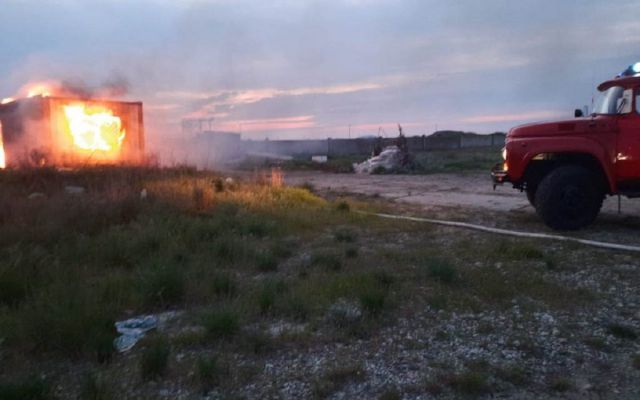 На территории недостроенного аквапарка на Херсонщине произошел пожар