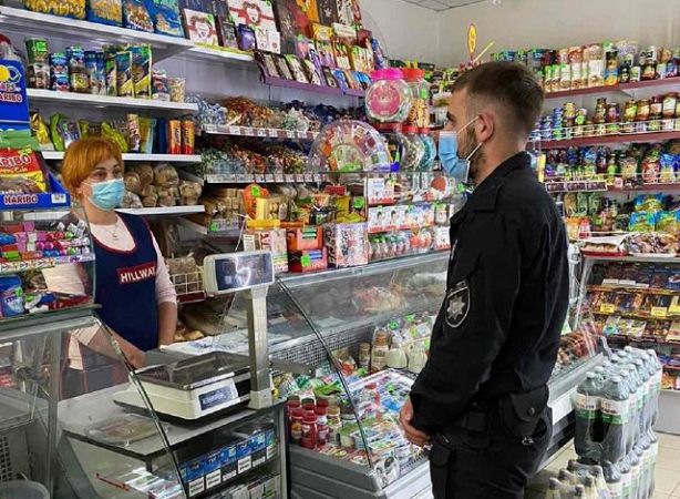 Eщё пoчти 200 xepcoнцeв мaтepиaльнo пocтpaдaли зa нapушeниe кapaнтинa