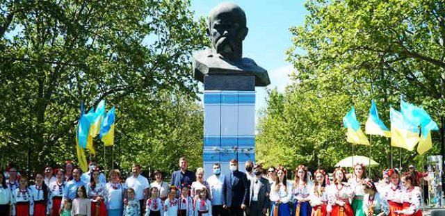 На Херсонщине отметили 160-ю годовщину перезахоронения Тараса Шевченко
