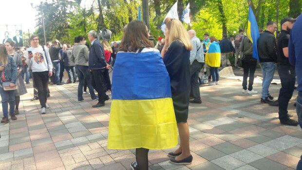 Украинцы требуют немедленных перевыборов гимна страны: официальный конкурс и оптимизм