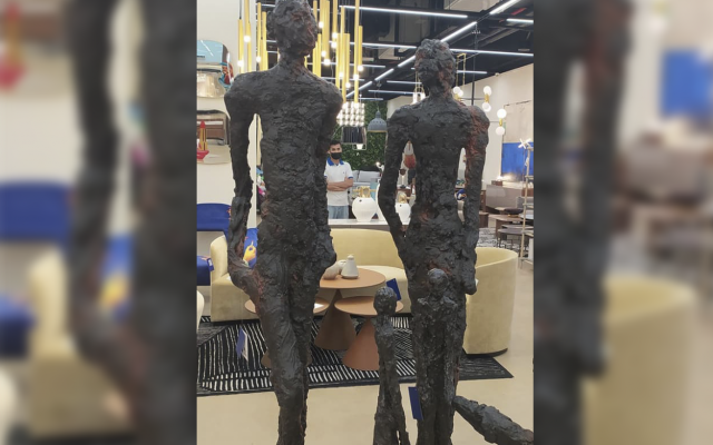 Херсонец нашел аналог статуи Малышевскому в Dubai Mall