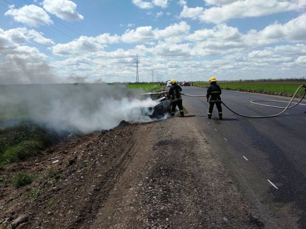 На трассе возле Раздольного полностью сгорело авто