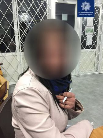 Патрульні склали протокол на херсонку, яка погрожувала своїй бабусі