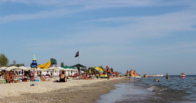 На море в июне. Какие цены на жилье на морских курортах Херсонщины?