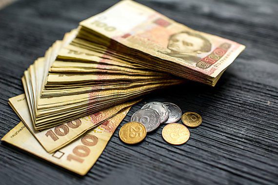 У украинцев упали зарплаты из-за локдауна