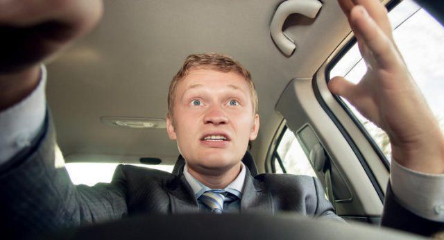 Мошенники предлагают украинцам купить бензин онлайн: Как работает схема