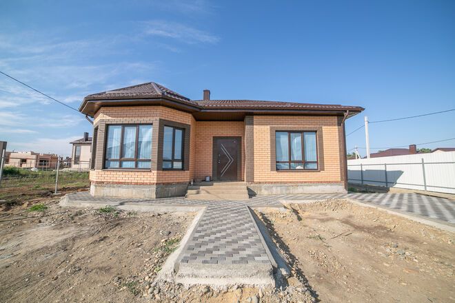 Загородная недвижимость резко подорожает уже летом: в цене взлетят стройматериалы
