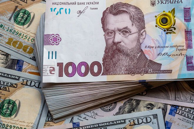 Курс доллара может уйти ниже 27 грн: как долго будет падать бакс. Топ-5 экономистов дали свой прогноз