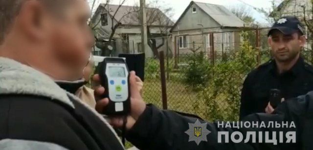 Вблизи Херсона полицейские на воде остановили лодку с пьяным водителем