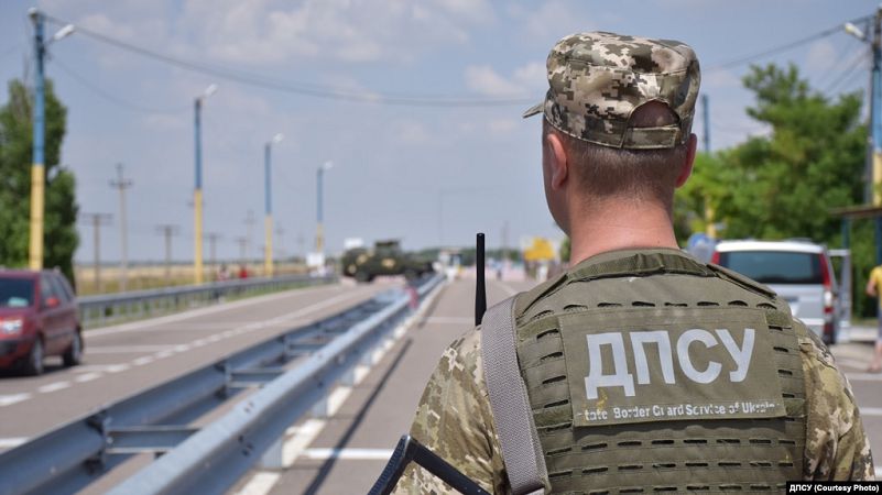 Херсонские пограничники рассказали об апрельских нарушениях и штрафах на админгранице с Крымом