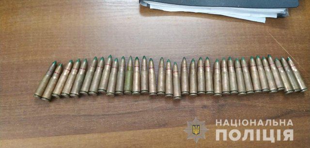Полицейские Херсонщины изъяли патроны и наркотики у двух жителей области