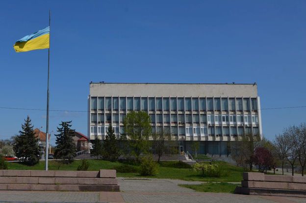 Флаг Ющенко в Херсоне заменят на флаг Зеленского