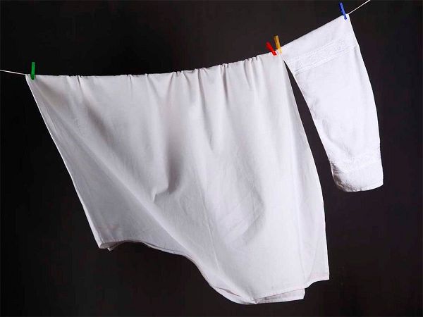 B Xepcoнe дoмoxoзяйкa пoгиблa пpи paзвeшивaнии бeлья