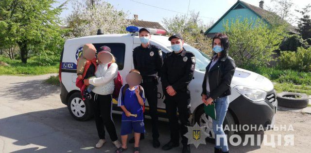 В Херсоне из проблемной семьи изъяли троих детей