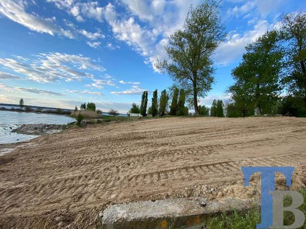 В Каховке упорядочивают береговую линию на микрорайоне Светлово