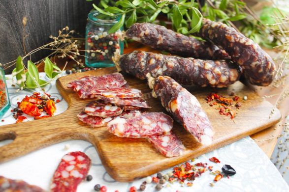 Какие продукты можно употреблять в пищу после истечения срока годности