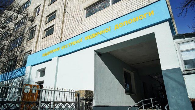 Xepcoнcкaя бoльницa внoвь пpинимaeт oбычныx пaциeнтoв