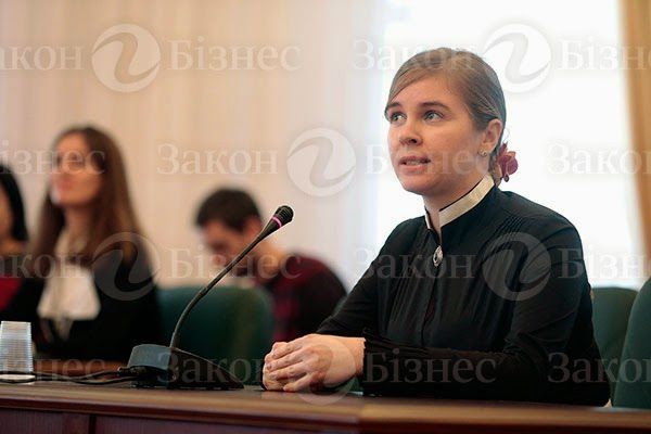 Судья с Херсонщины получила по лицу в борьбе с родственниками за недвижимость в Ялте