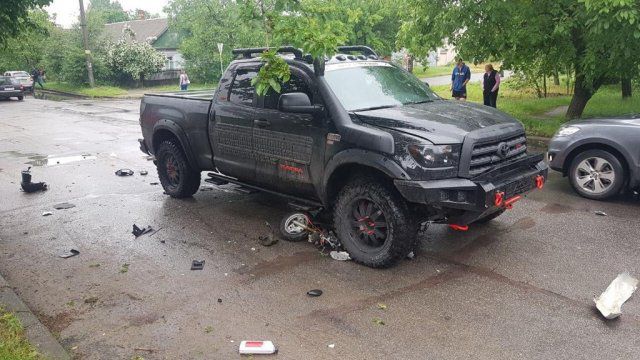 В Херсоне полиция устанавливает свидетелей ДТП с участием несовершеннолетних скутеристов