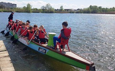 150 юнаків та дівчат з Херсона змагалися на байдарках та човнах «Дракон»