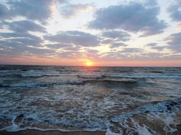 Тепло, но дождливо: какая погода на популярных украинских курортах