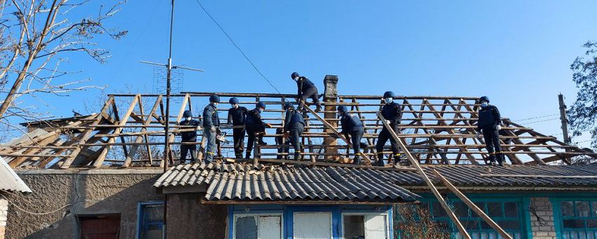 Допомагали відновлювати інфраструктуру. Рятувальники Херсонщини повернулися зі Сходу