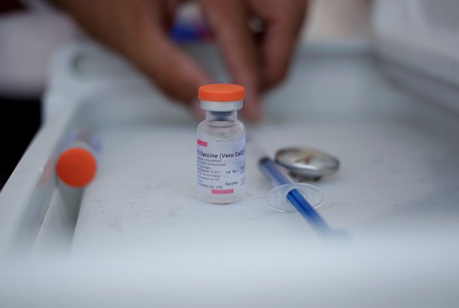 Украинцам, привитым CoronaVac, откроют дверь в Европу