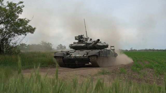 Воины-танкисты - наготове